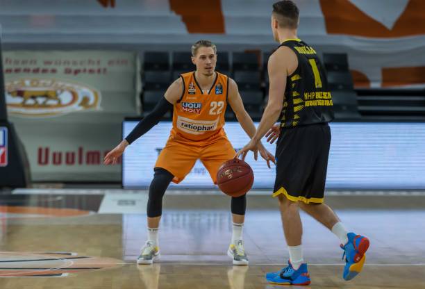 足球才更显 足球才更显