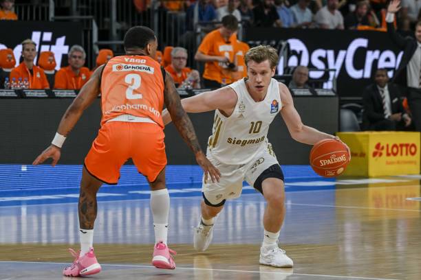 手推动我们 手推动我们