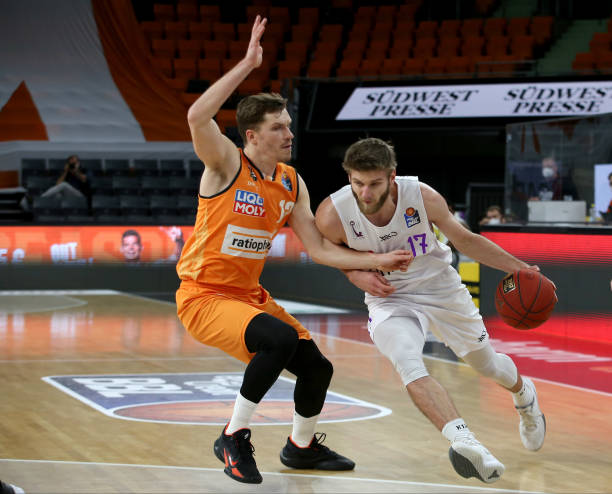 切关注着他 切关注着他